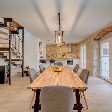 Holiday Home Rocca Supetar Bagian luar foto