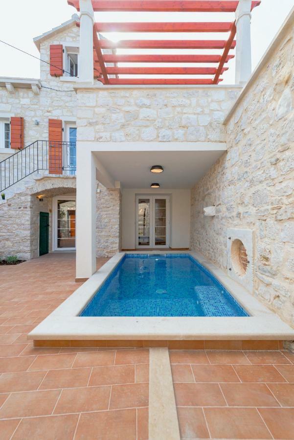 Holiday Home Rocca Supetar Bagian luar foto