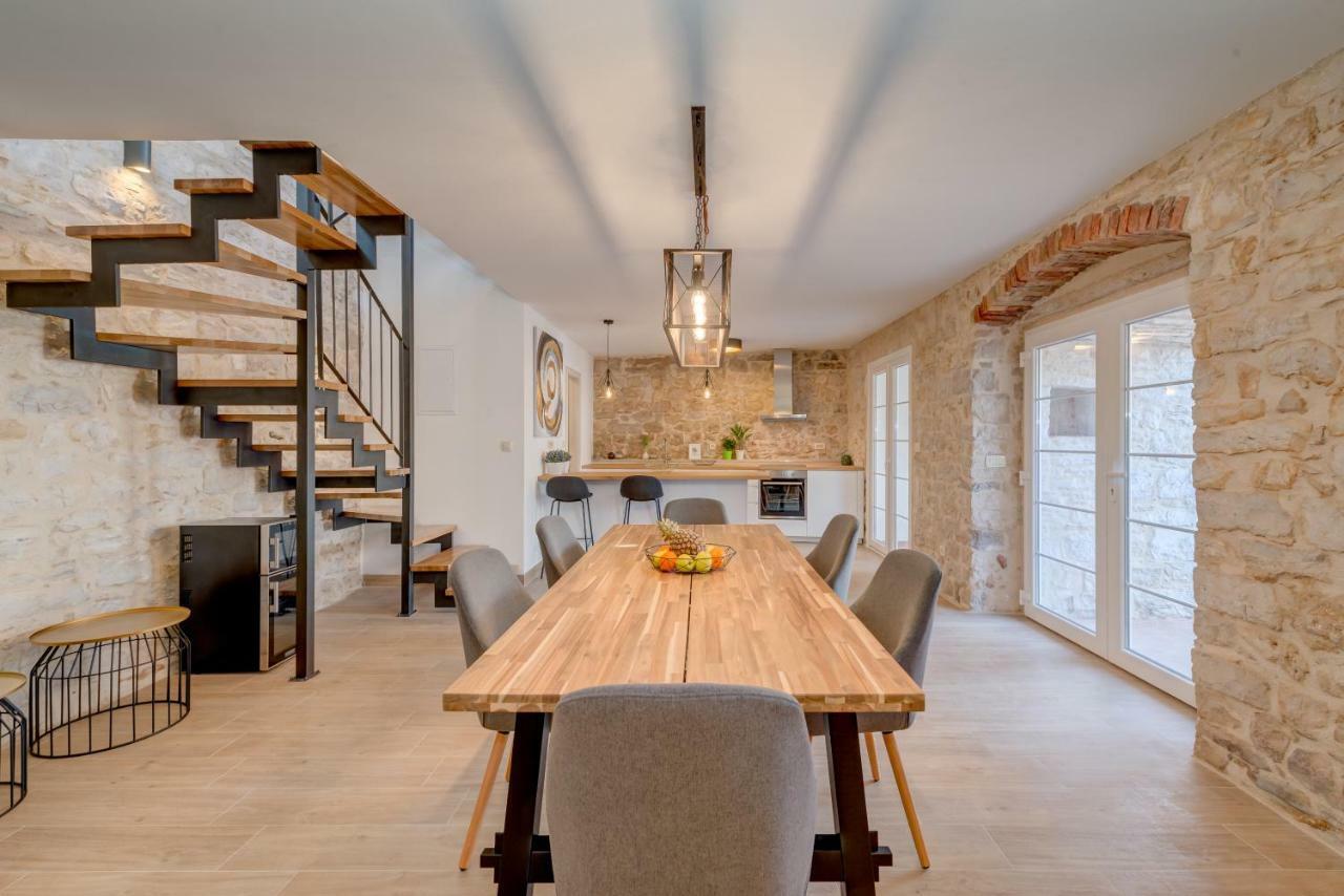 Holiday Home Rocca Supetar Bagian luar foto