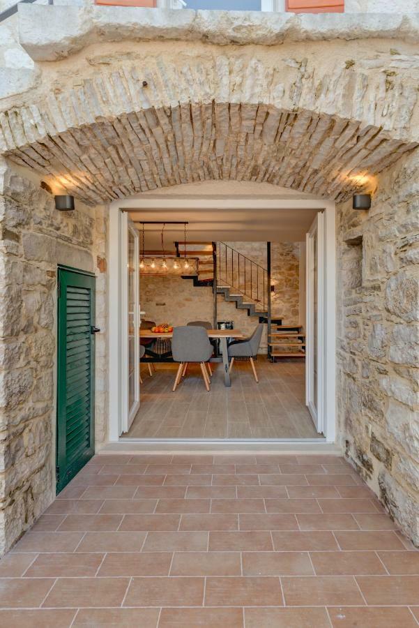 Holiday Home Rocca Supetar Bagian luar foto