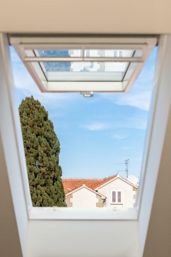 Holiday Home Rocca Supetar Bagian luar foto