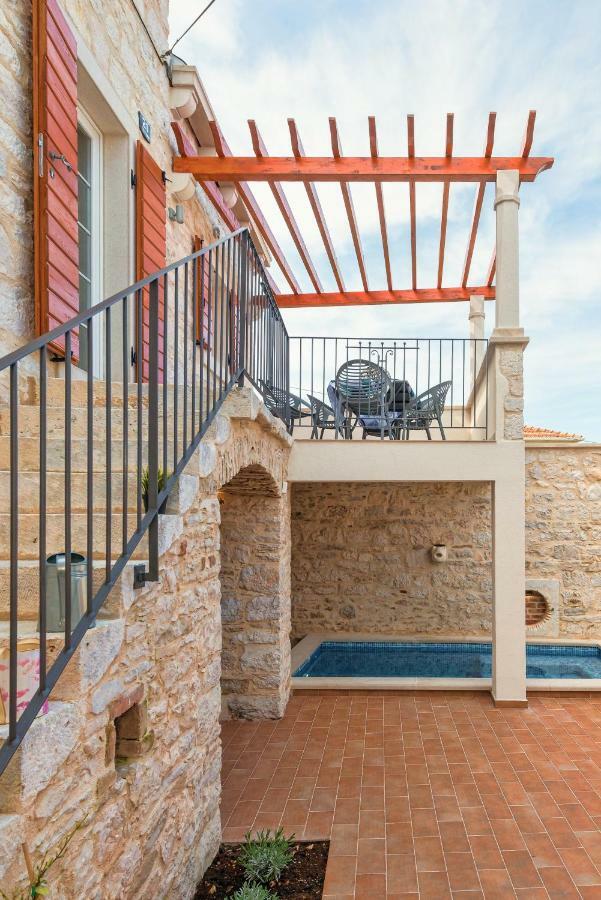 Holiday Home Rocca Supetar Bagian luar foto