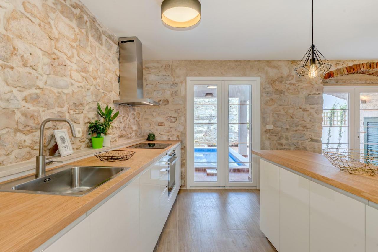 Holiday Home Rocca Supetar Bagian luar foto